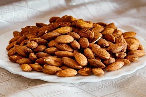 Almond-based diet